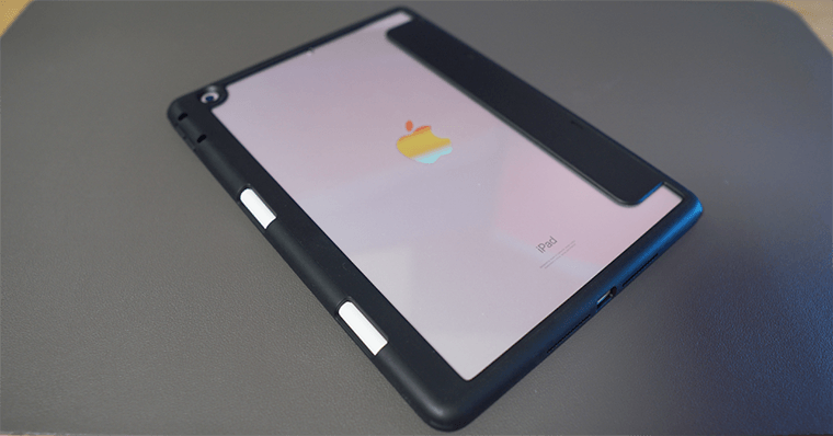 ipad第9世代おすすめペン収納ケース 7位：ESR iPad透明ハイブリッドケース