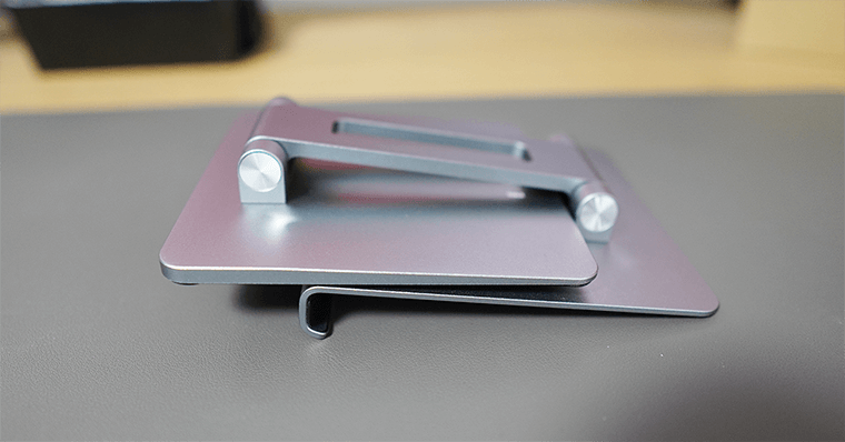 BoYata iPad用ポータブルタブレットスタンド メリット１ 折りたたみ可能